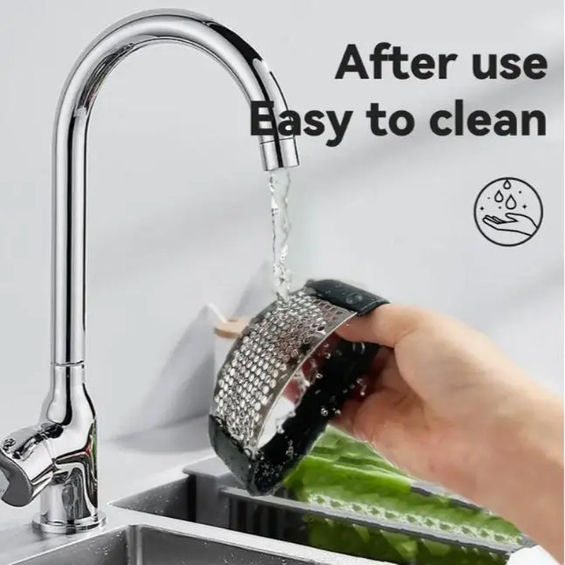 Stainless Steel Garlic Press - Easy-To-Clean and Durable Kitchen Gadget for Chopping and Crushing Garlic, Perfect for Apartments and Dormitories